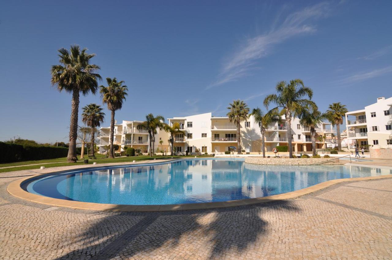 Sea And Pool At Vila Da Praia Alvor Kültér fotó