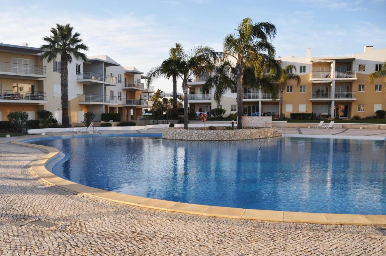 Sea And Pool At Vila Da Praia Alvor Kültér fotó