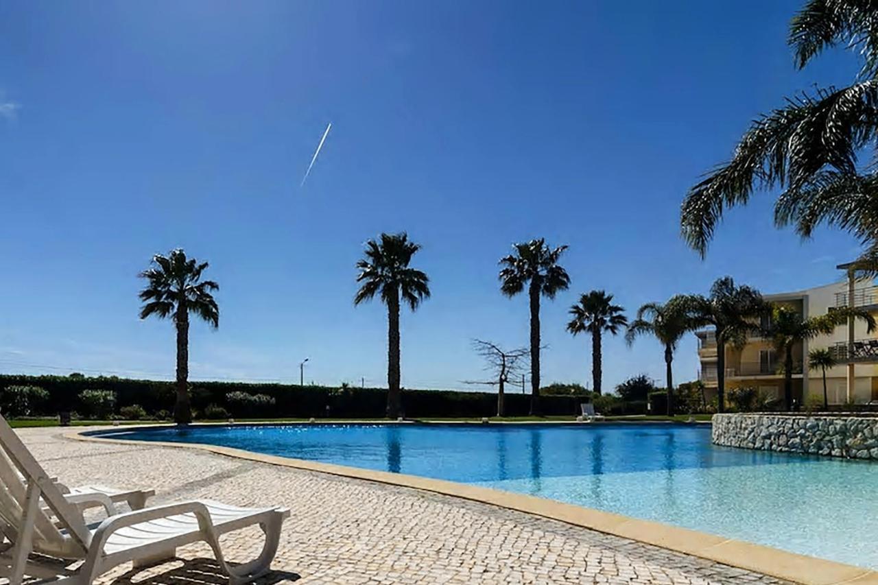 Sea And Pool At Vila Da Praia Alvor Kültér fotó