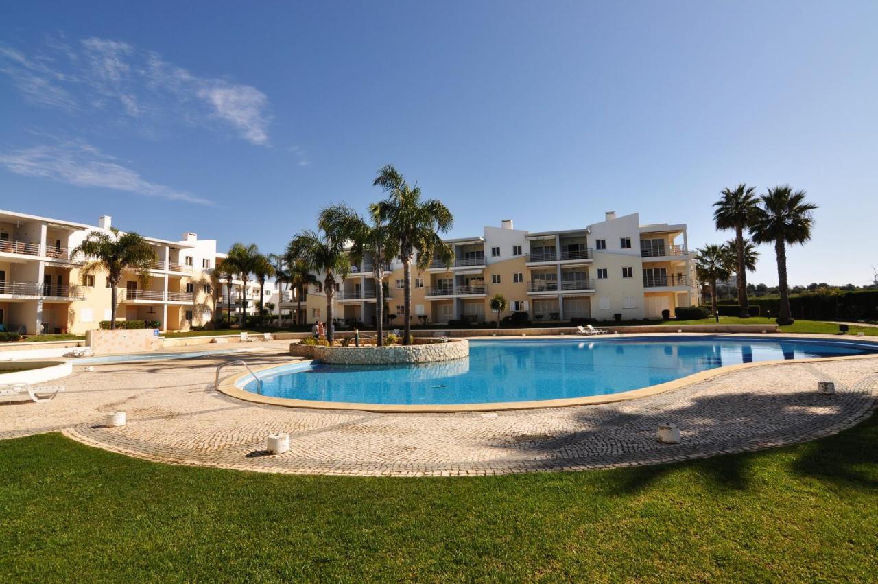 Sea And Pool At Vila Da Praia Alvor Kültér fotó