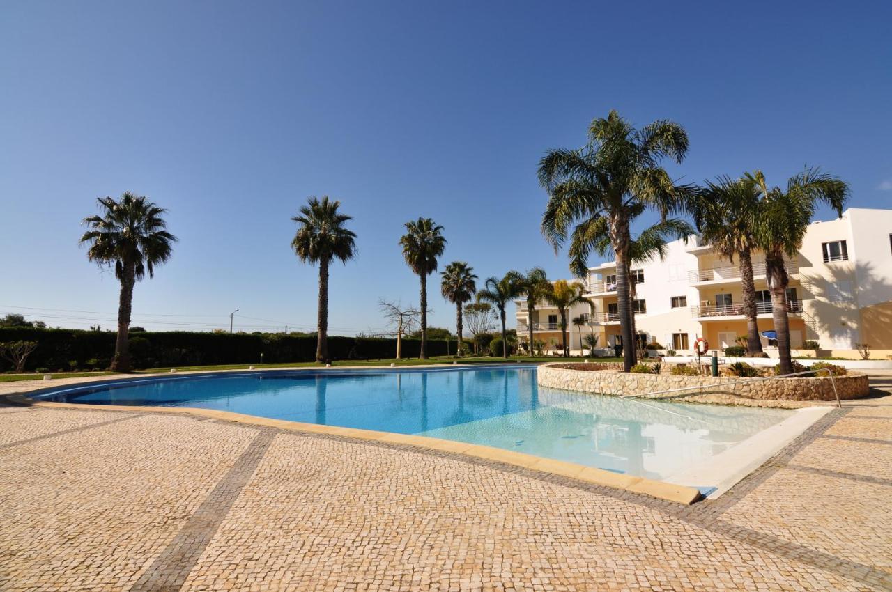 Sea And Pool At Vila Da Praia Alvor Kültér fotó